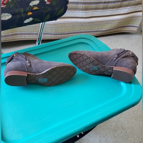 Booties - Picture 4 of 4